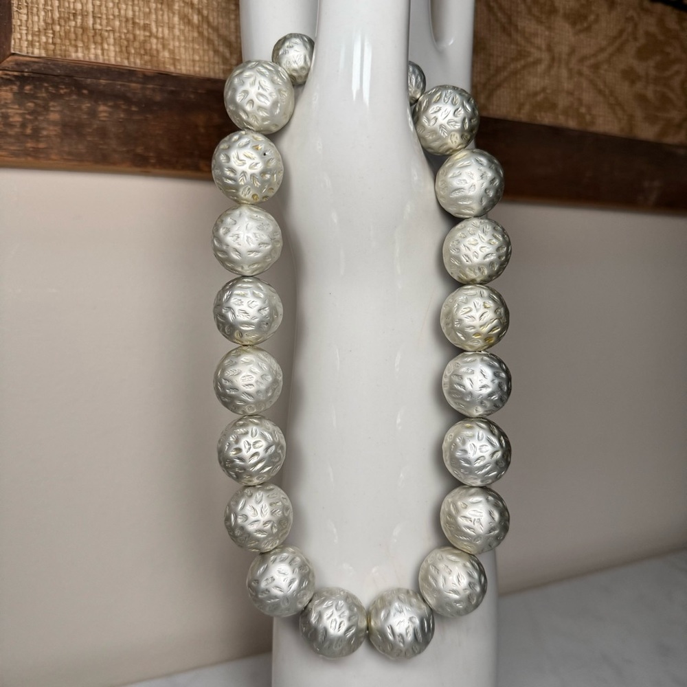 Vintage Textured Silver Round Bead Single Strand Chunky Necklace Lobster Clasp - Picture 3 of 8